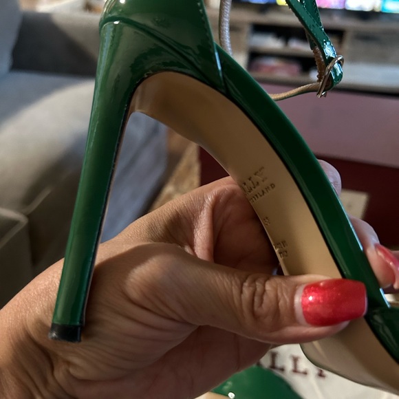 Beautiful peep toe Italian made heels. - Picture 3 of 6